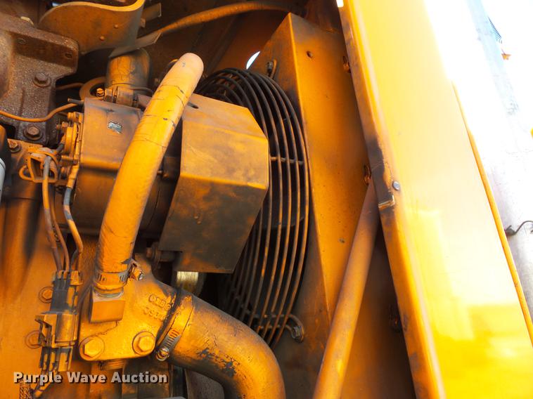 image for item DV9602 2001 International 2554 vacuum truck