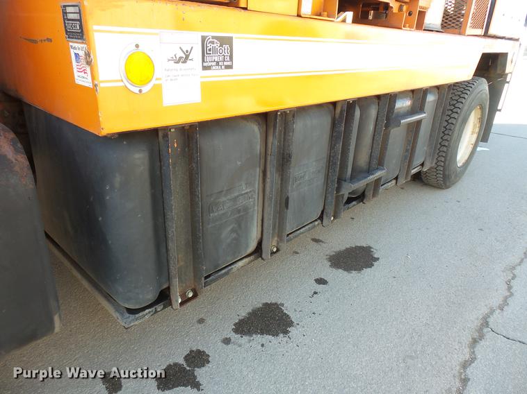 image for item DV9602 2001 International 2554 vacuum truck