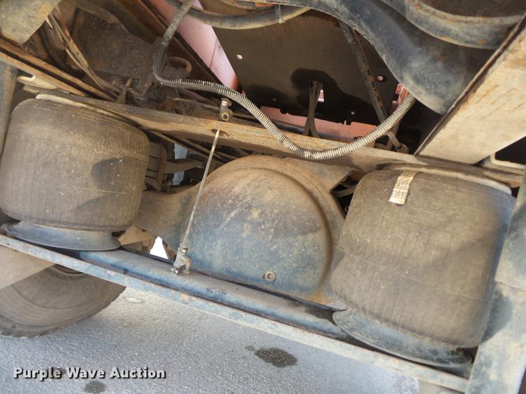 image for item DV9602 2001 International 2554 vacuum truck