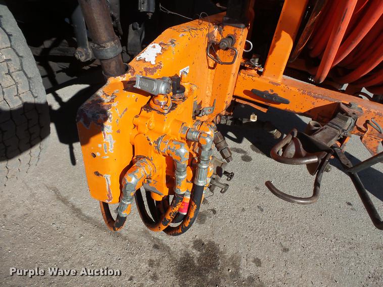 image for item DV9602 2001 International 2554 vacuum truck