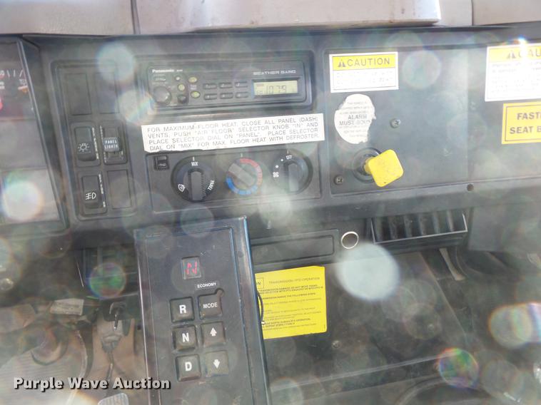 image for item DV9602 2001 International 2554 vacuum truck