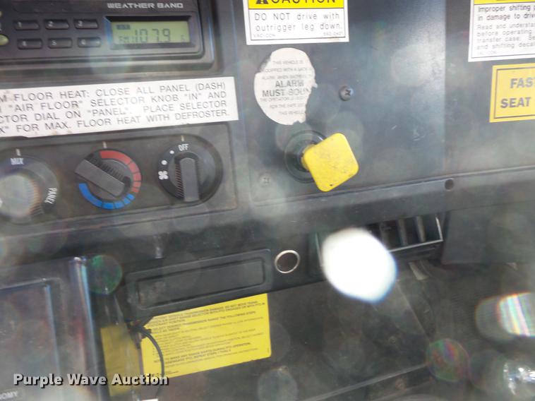 image for item DV9602 2001 International 2554 vacuum truck