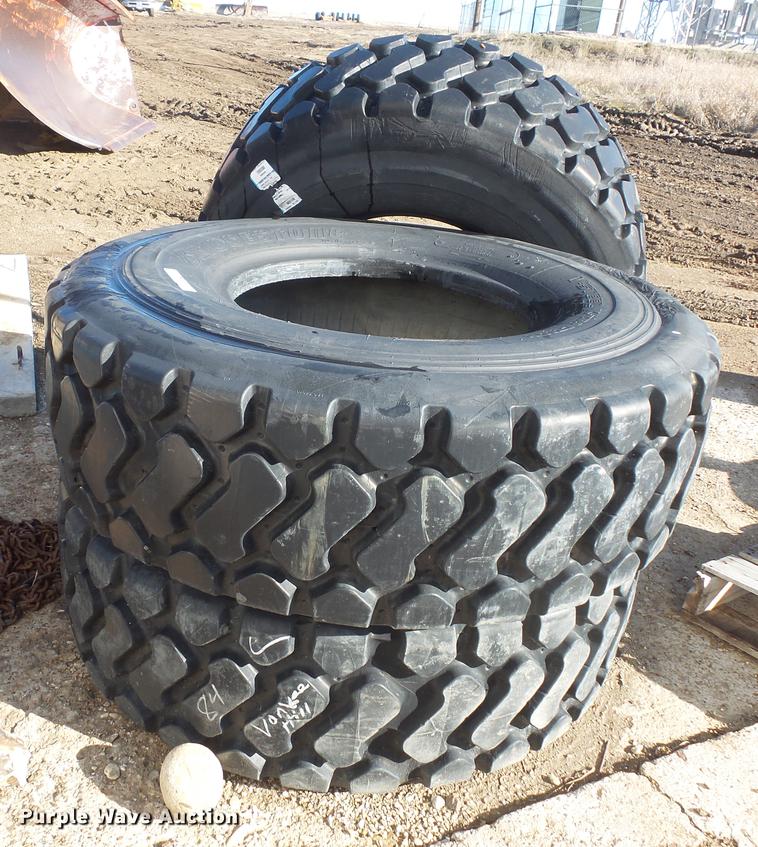 image for item DV9656 (3) 17.5R25 tires