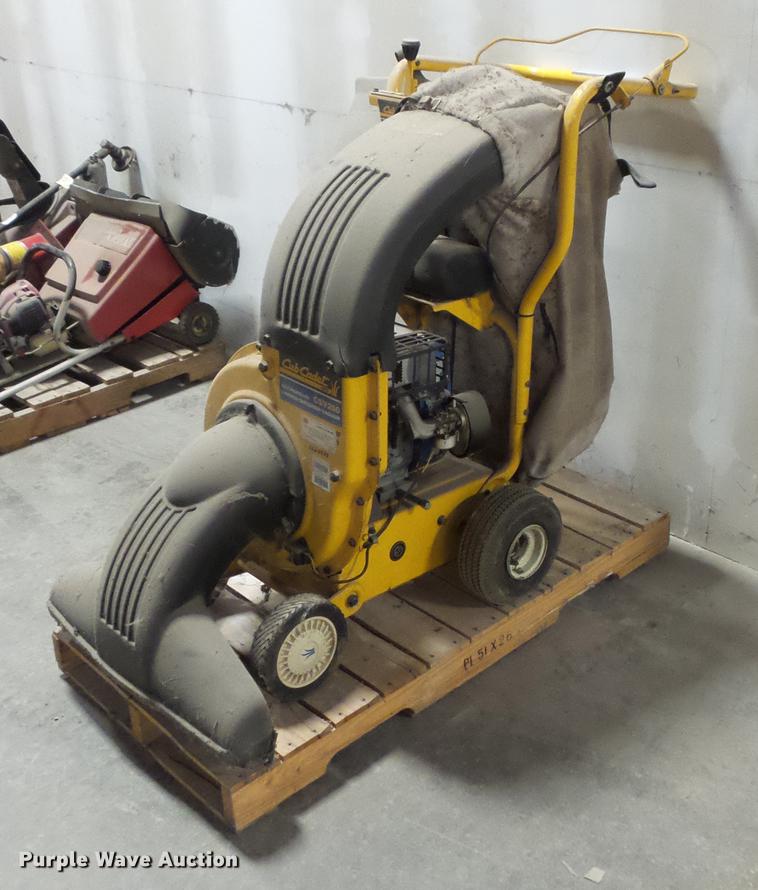 image for item DW9603 Cub Cadet CSV260 chipper/shredder/vacuum