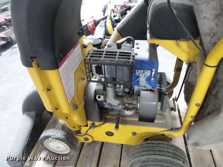 Cub Cadet CSV260 chipper/shredder/vacuum in Des Moines, IA Item