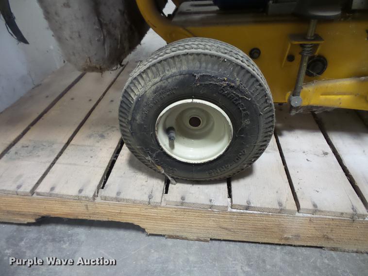 image for item DW9603 Cub Cadet CSV260 chipper/shredder/vacuum