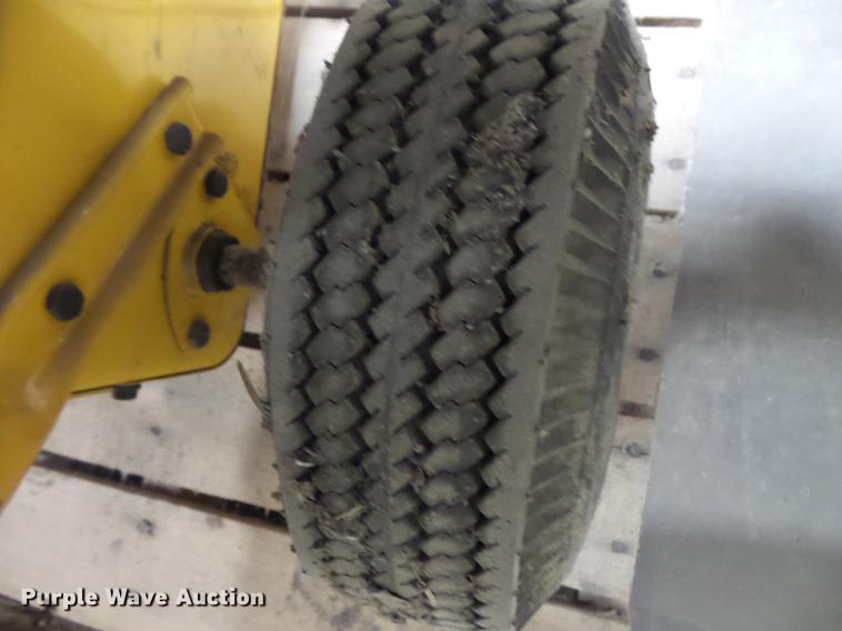 image for item DW9603 Cub Cadet CSV260 chipper/shredder/vacuum