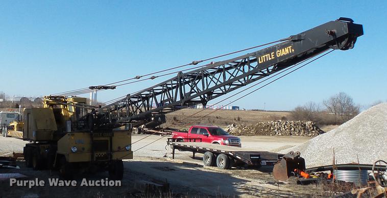 image for item DW9635 Little Giant 48 truck crane