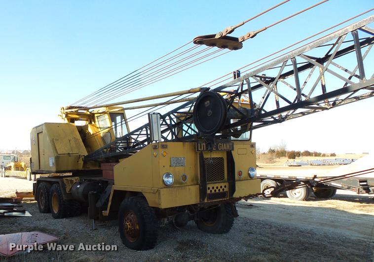 image for item DW9635 Little Giant 48 truck crane
