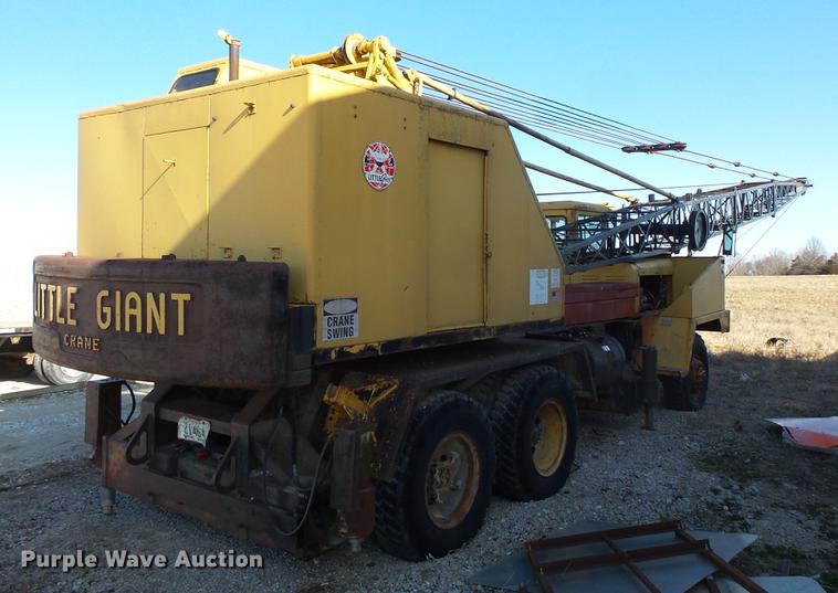 image for item DW9635 Little Giant 48 truck crane
