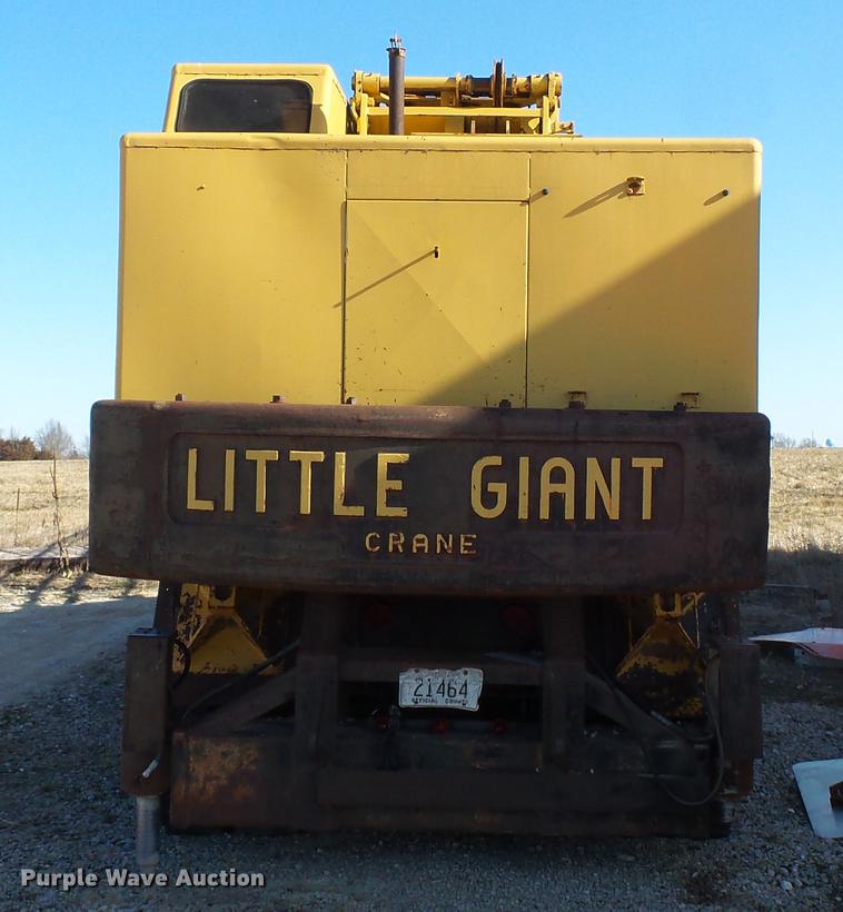 image for item DW9635 Little Giant 48 truck crane
