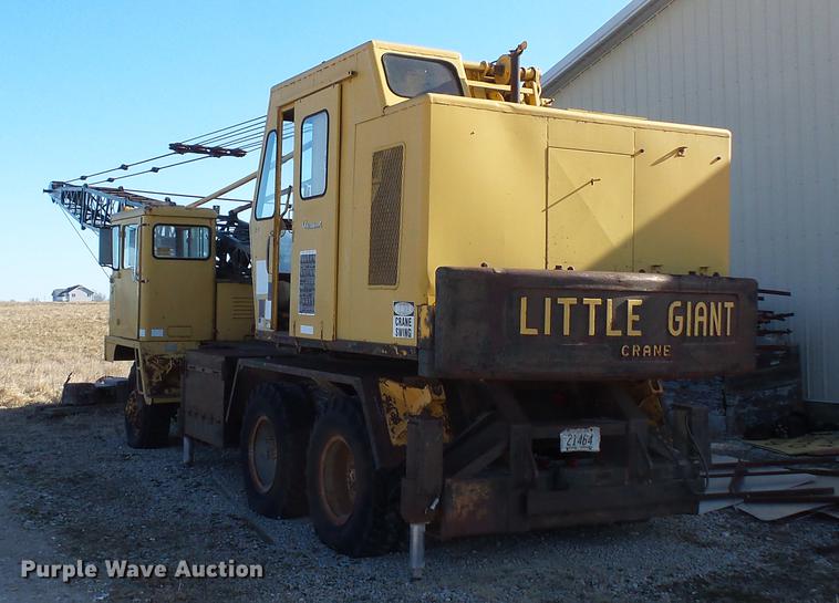 image for item DW9635 Little Giant 48 truck crane