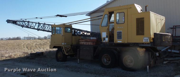 image for item DW9635 Little Giant 48 truck crane