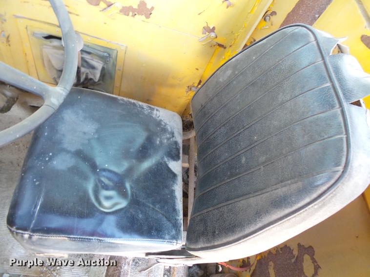 image for item DW9635 Little Giant 48 truck crane