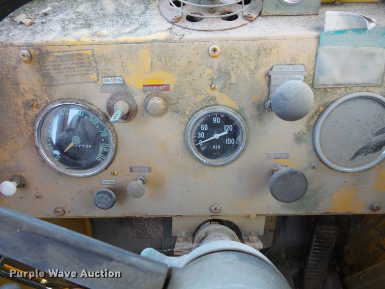 image for item DW9635 Little Giant 48 truck crane