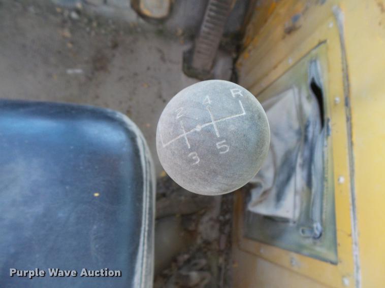 image for item DW9635 Little Giant 48 truck crane