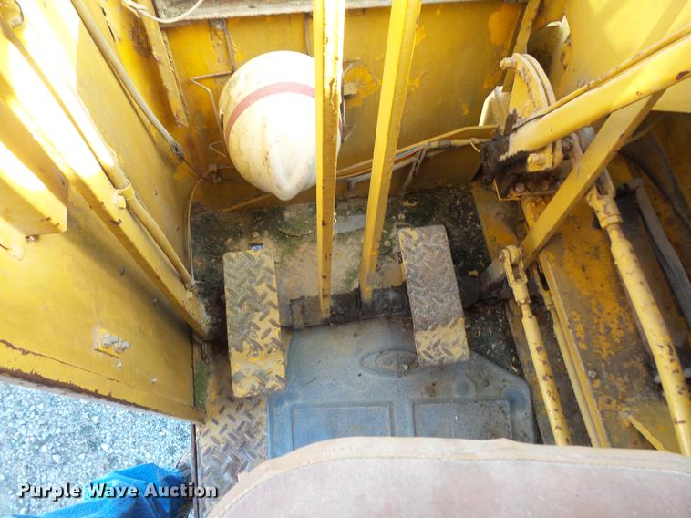 image for item DW9635 Little Giant 48 truck crane