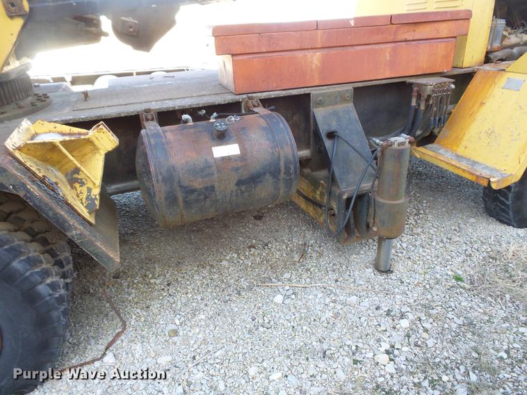 image for item DW9635 Little Giant 48 truck crane