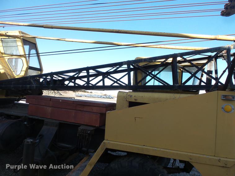 image for item DW9635 Little Giant 48 truck crane