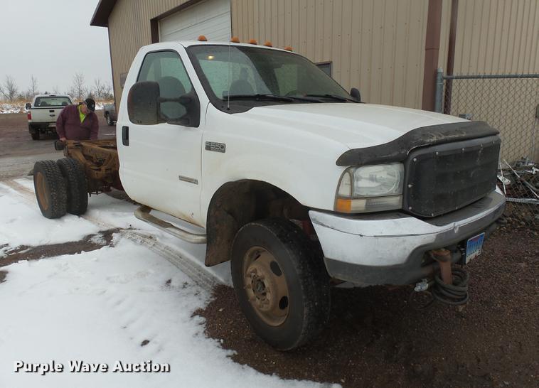 image for item DX9063 2004 Ford F550 truck cab and chassis