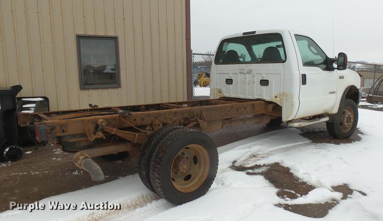 image for item DX9063 2004 Ford F550 truck cab and chassis