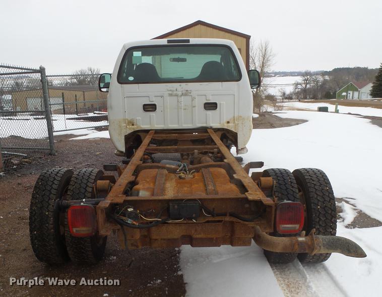 image for item DX9063 2004 Ford F550 truck cab and chassis