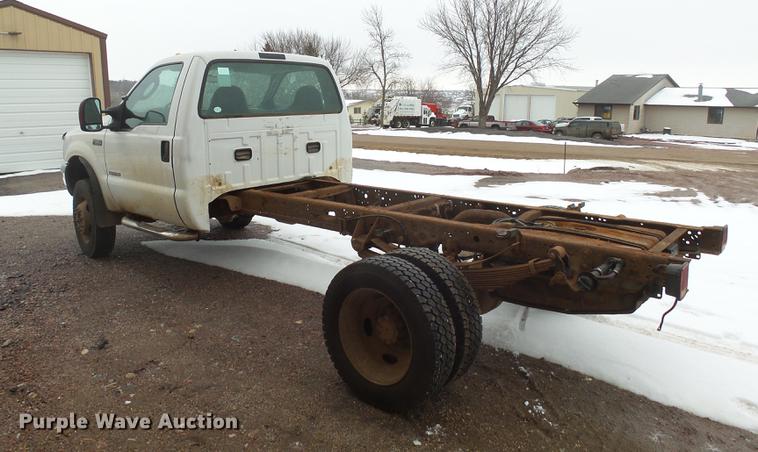image for item DX9063 2004 Ford F550 truck cab and chassis