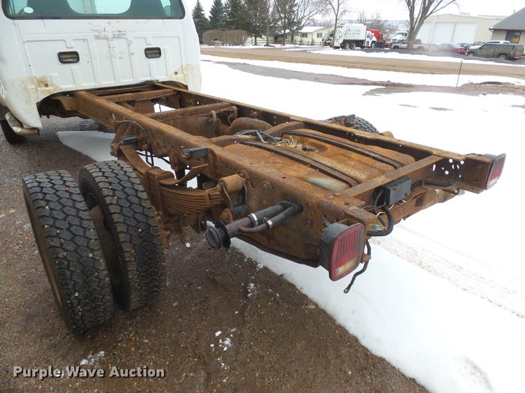 image for item DX9063 2004 Ford F550 truck cab and chassis