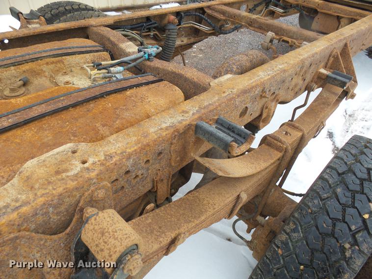 image for item DX9063 2004 Ford F550 truck cab and chassis