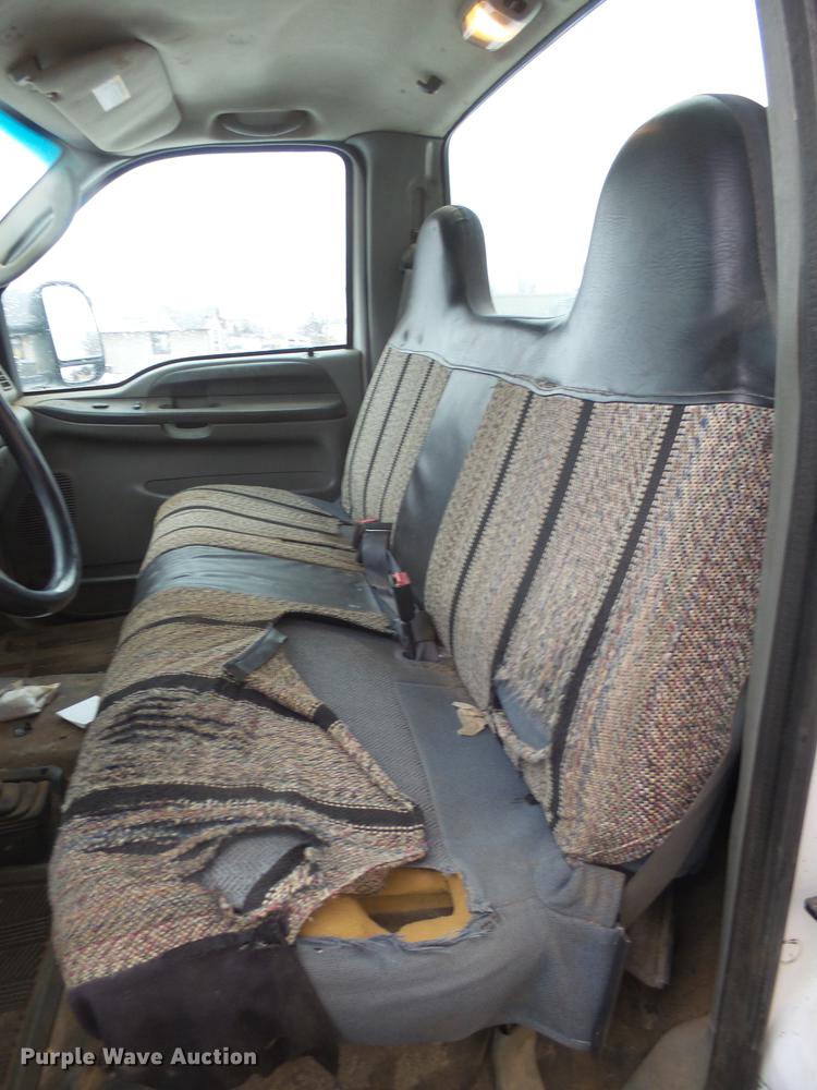 image for item DX9063 2004 Ford F550 truck cab and chassis