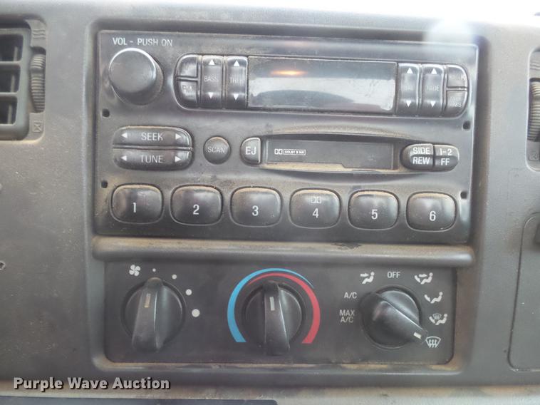 image for item DX9063 2004 Ford F550 truck cab and chassis