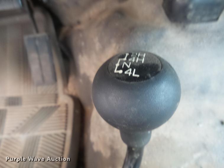 image for item DX9063 2004 Ford F550 truck cab and chassis