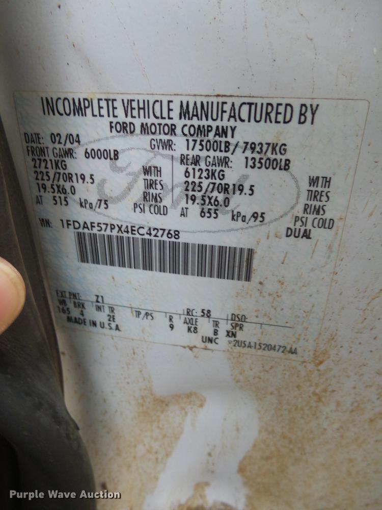 image for item DX9063 2004 Ford F550 truck cab and chassis