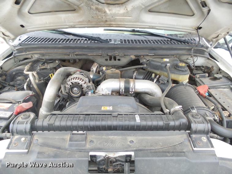 image for item DX9063 2004 Ford F550 truck cab and chassis