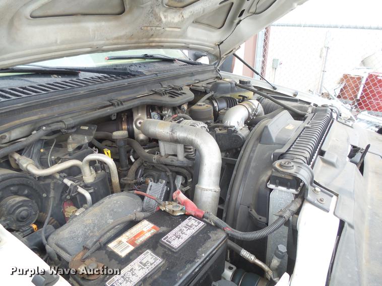 image for item DX9063 2004 Ford F550 truck cab and chassis