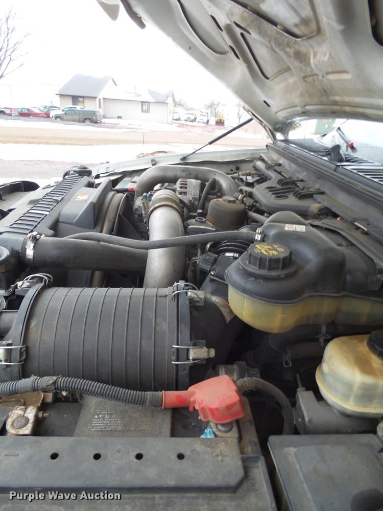 image for item DX9063 2004 Ford F550 truck cab and chassis