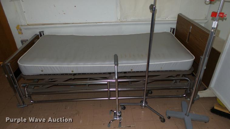image for item EA9914 Hospital equipment
