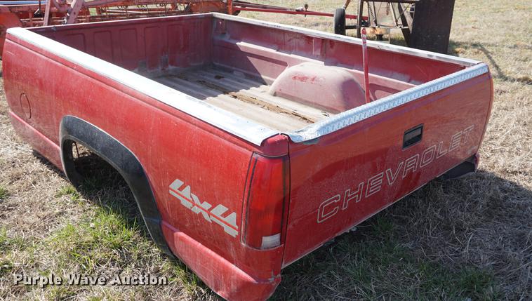 image for item EJ9319 1992 Chevrolet pickup truck bed