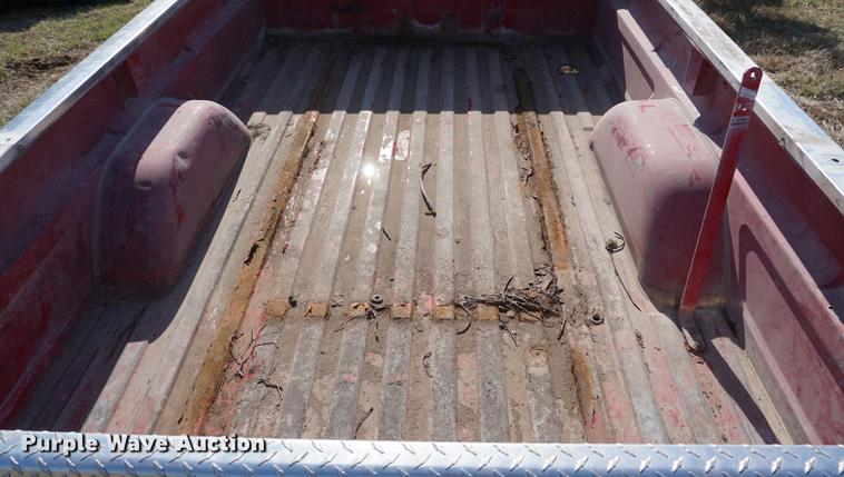 image for item EJ9319 1992 Chevrolet pickup truck bed