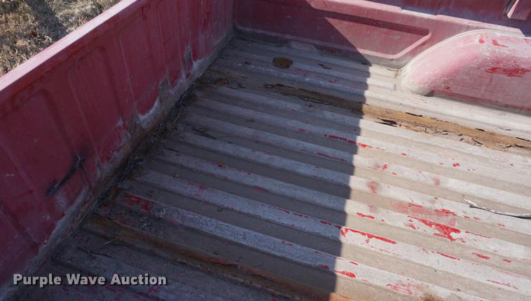 image for item EJ9319 1992 Chevrolet pickup truck bed