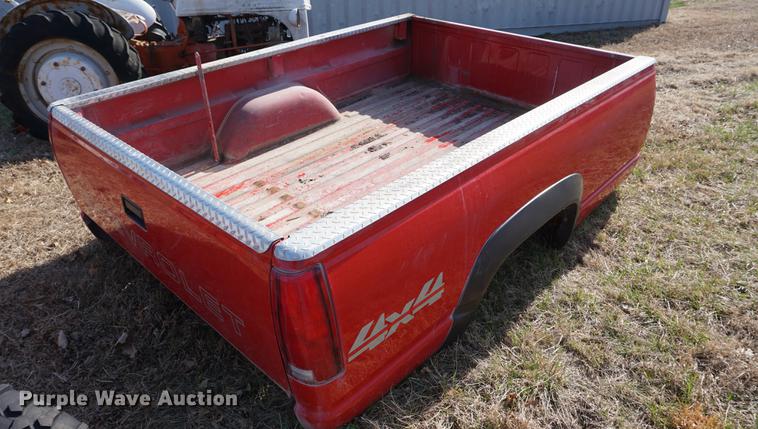 image for item EJ9320 1992 Chevrolet pickup truck bed