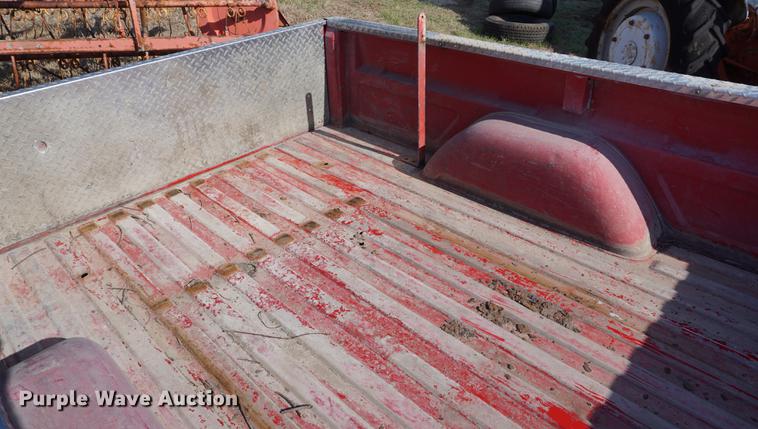 image for item EJ9320 1992 Chevrolet pickup truck bed