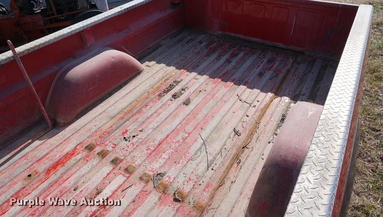 image for item EJ9320 1992 Chevrolet pickup truck bed