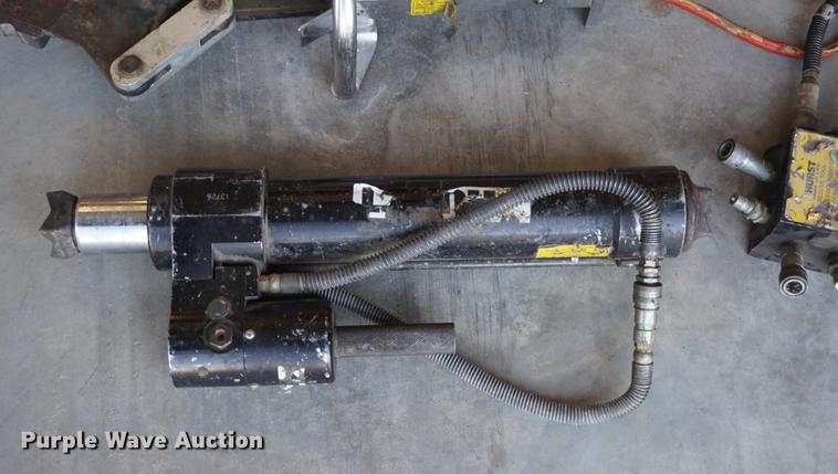 image for item EJ9321 Hurst extraction unit