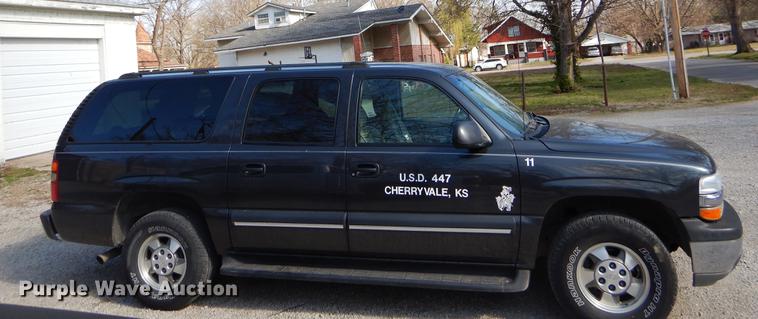 image for item EJ9988 2003 Chevrolet Suburban 1500 SUV