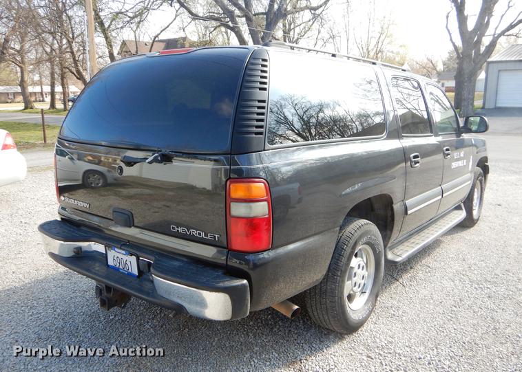 image for item EJ9988 2003 Chevrolet Suburban 1500 SUV