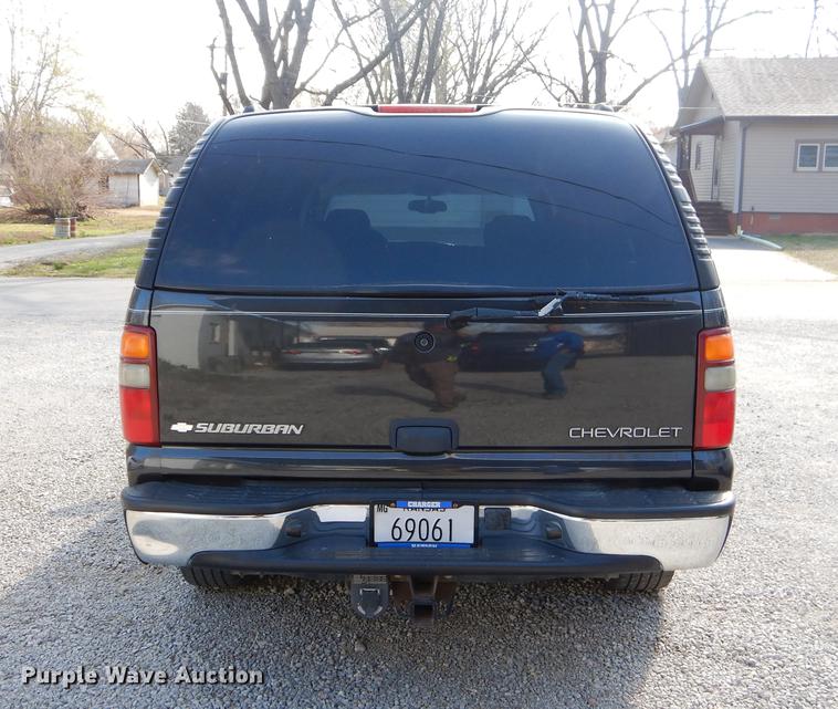image for item EJ9988 2003 Chevrolet Suburban 1500 SUV