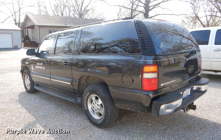 image for item EJ9988 2003 Chevrolet Suburban 1500 SUV