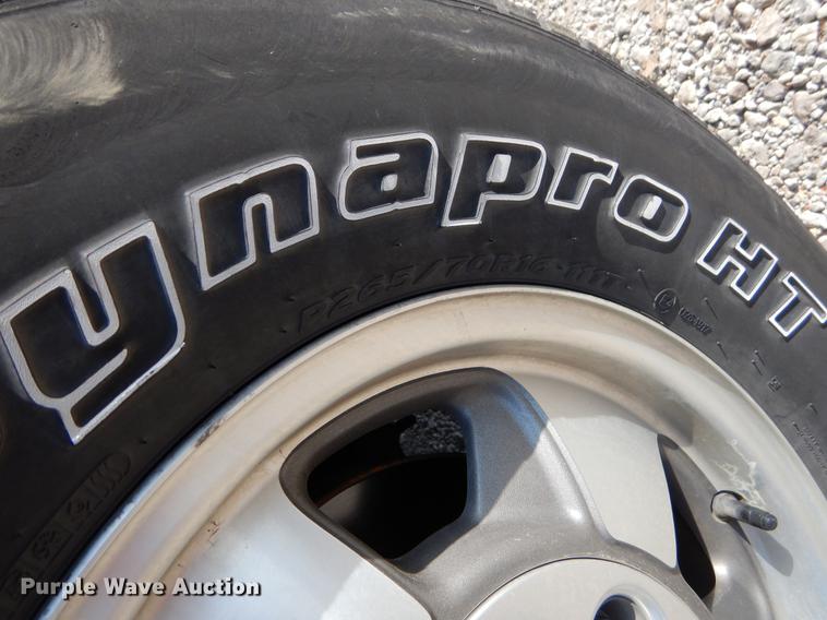 image for item EJ9988 2003 Chevrolet Suburban 1500 SUV