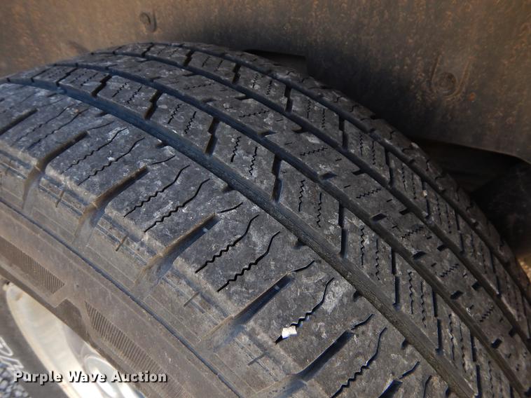 image for item EJ9988 2003 Chevrolet Suburban 1500 SUV